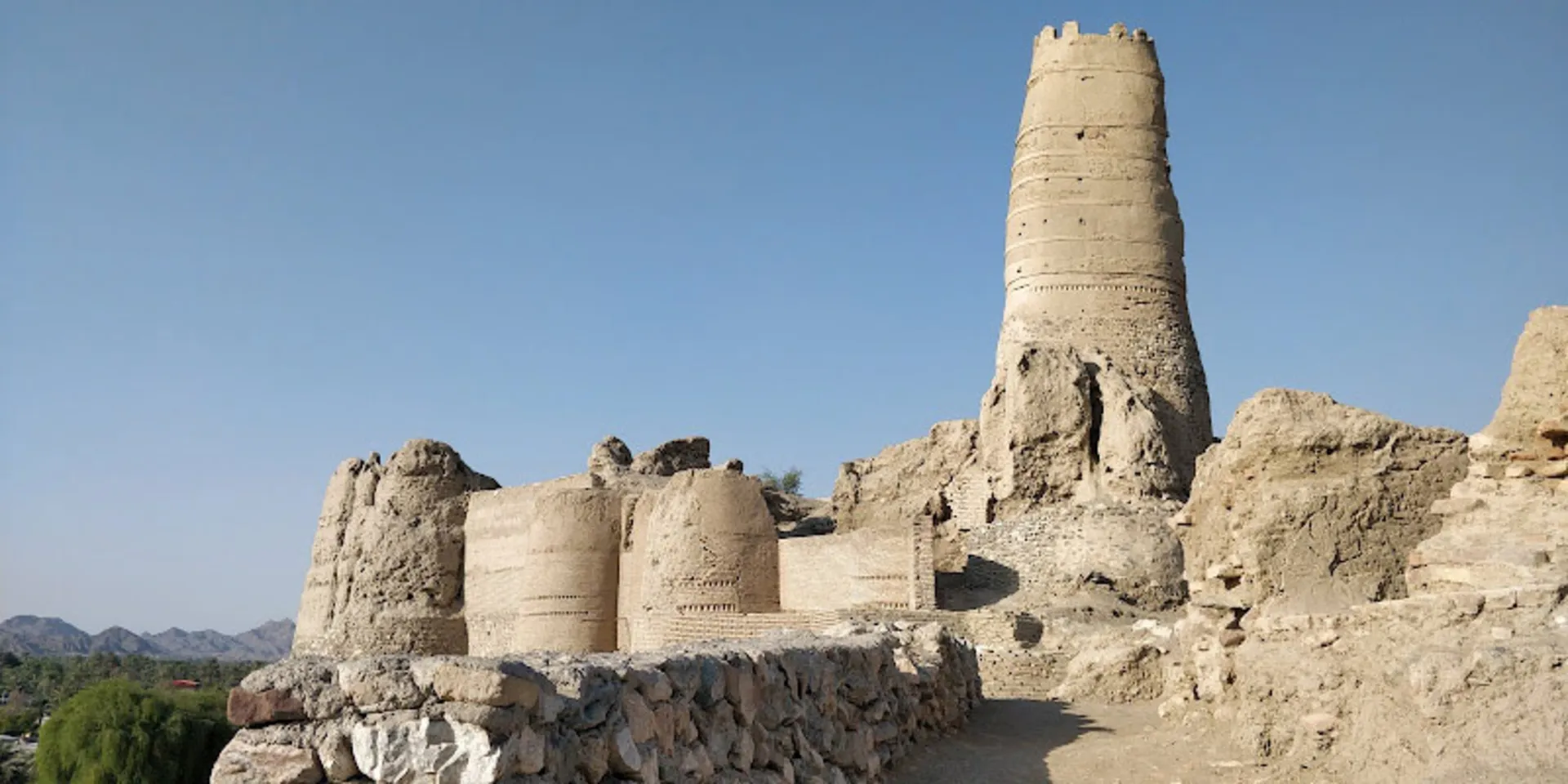 قلعه منوجان واقع منوجان